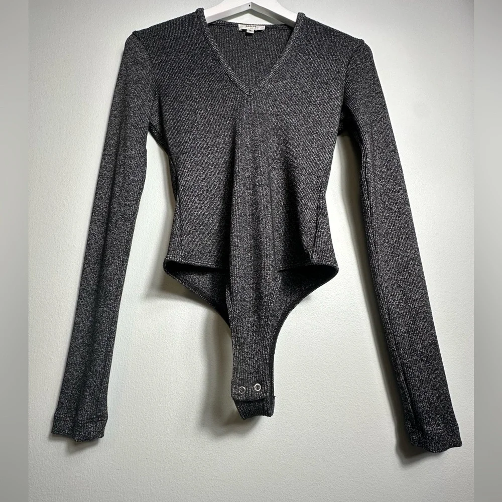 AGOLDE Tavi Mélange Rib Knit V Neck Sexy Bodysuit Size Medium - Picture 8 of 13